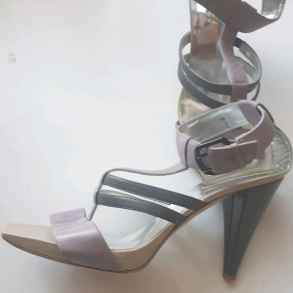 Kenneth Cole | T-strap Heels - Picture 4 of 9